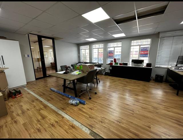 400M² WAREHOUSE TO LET IN WYNBERG